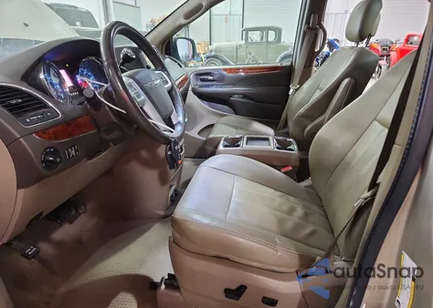 2016 Chrysler Town & Country Touring L z USA, uszkodzony, nr VIN 2C4RC1CG9GR306207